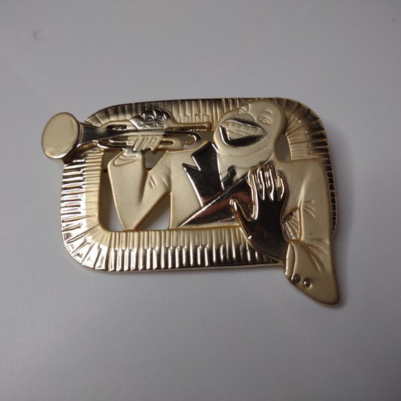 Vintage Gold Tone AJC Louis Armstrong Trumpet Brooch - Picture 3 of 12